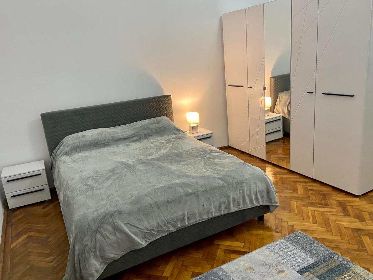 阿拉德Apartament Super Central Cu Parcare Privata公寓 外观 照片