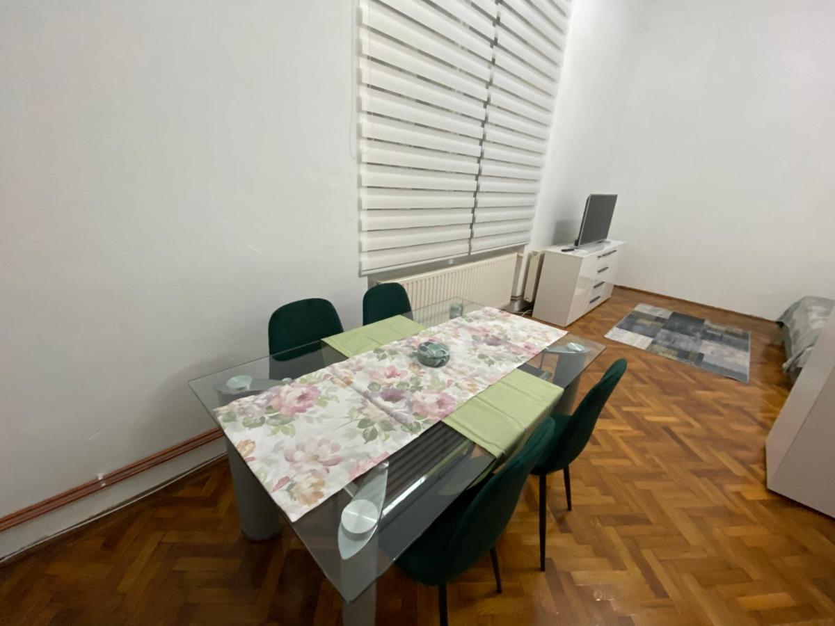 阿拉德Apartament Super Central Cu Parcare Privata公寓 外观 照片
